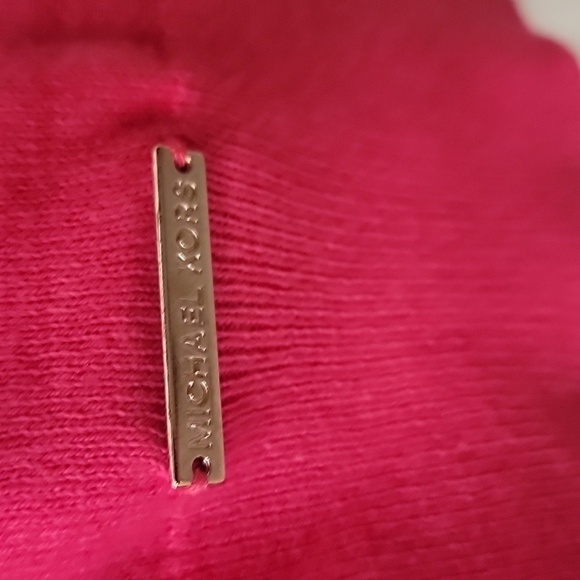 Michael Michael Kors Bright Pink Long Sleeved V-Neck Sweater, Size M, EUC - Picture 2 of 9